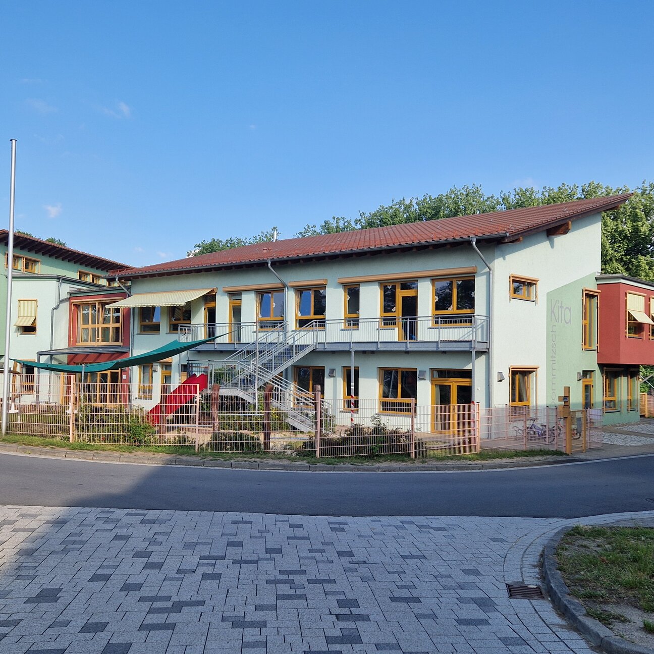 Außenansicht der Kita "Vier Jahreszeiten" in Dommitzsch.